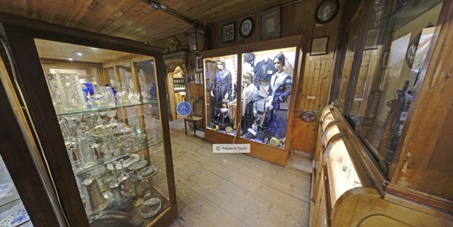 Storchenturm-Museum Zell a.H. &mdash; Trachtenausstellung